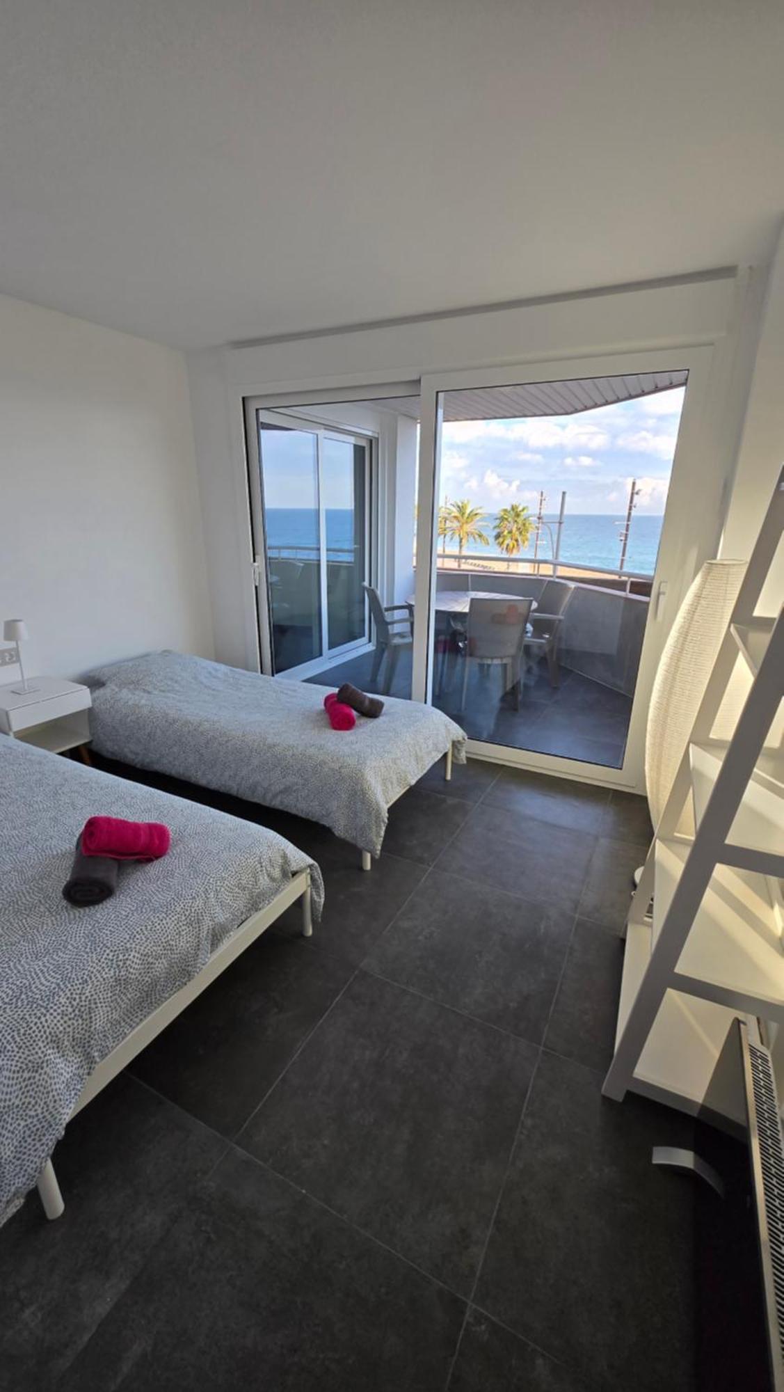 Apartments Paradise Lloret Lloret de Mar Bagian luar foto